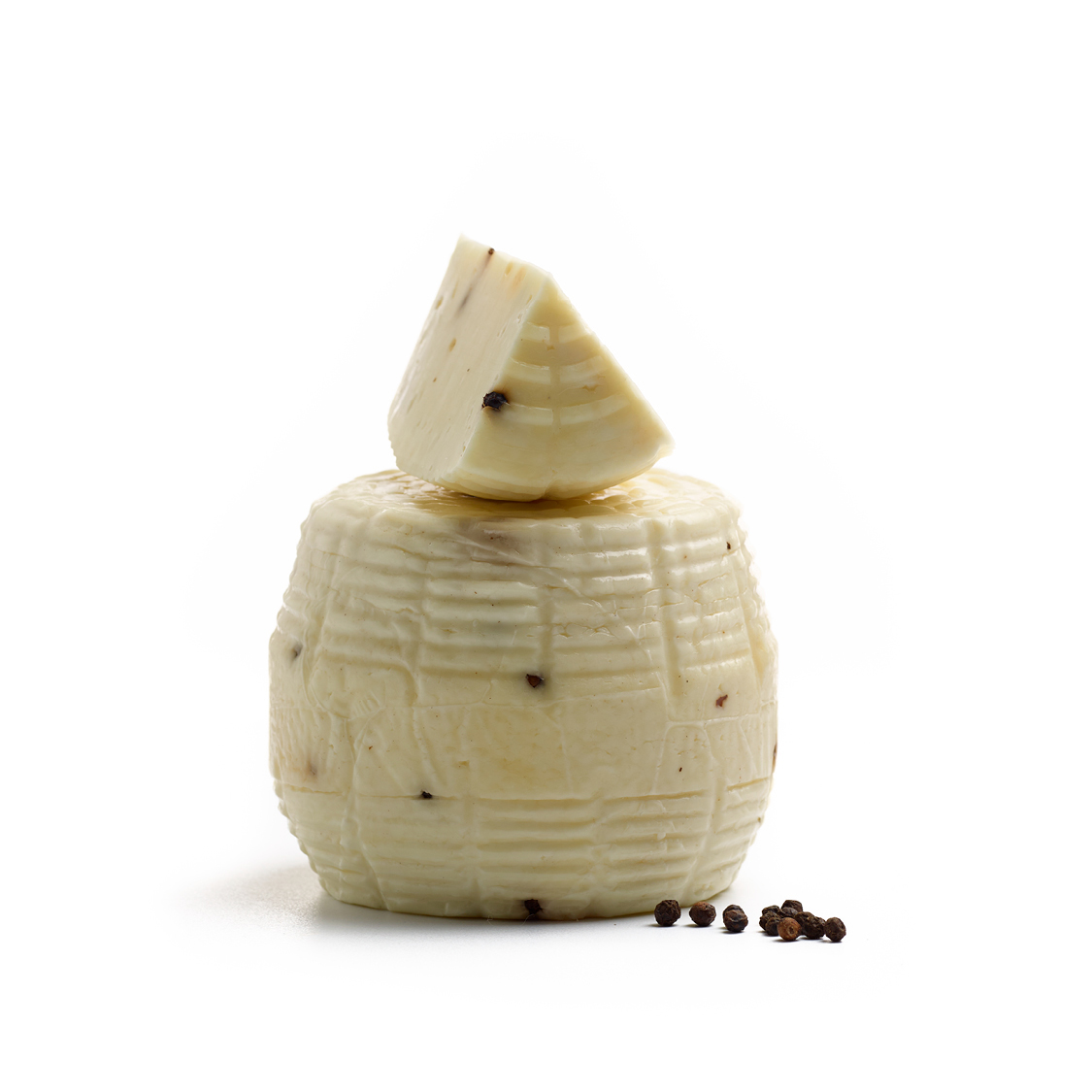 Montitrentini-caciotta-pepe