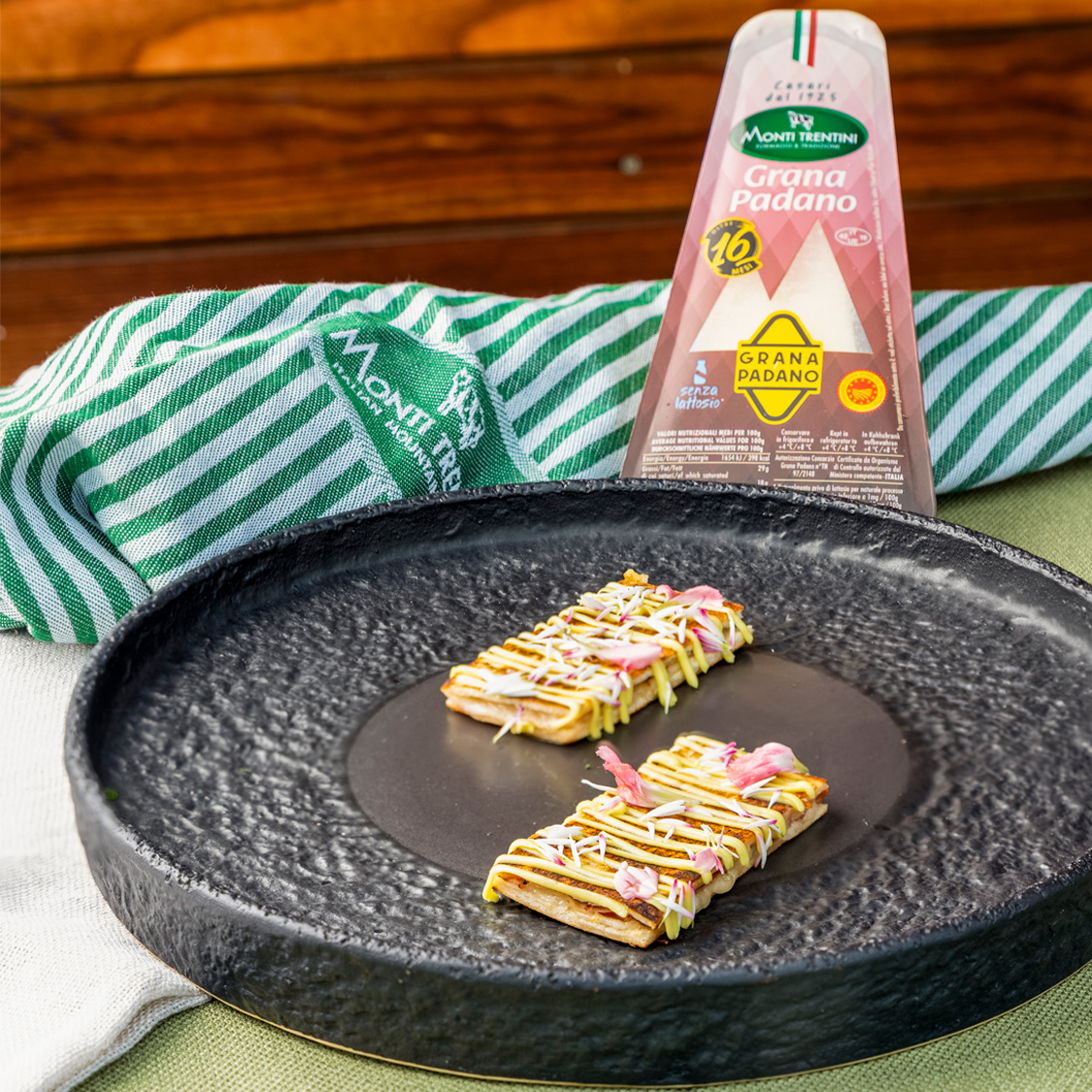 BIKINI SANDWICH CON GRANA PADANO DOP, PANCETTA AFFUMICATA E PREZZEMOLO